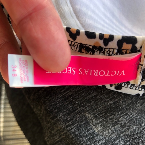 Victoria’s Secret leopard print bikini top size 34B. - Picture 3 of 3